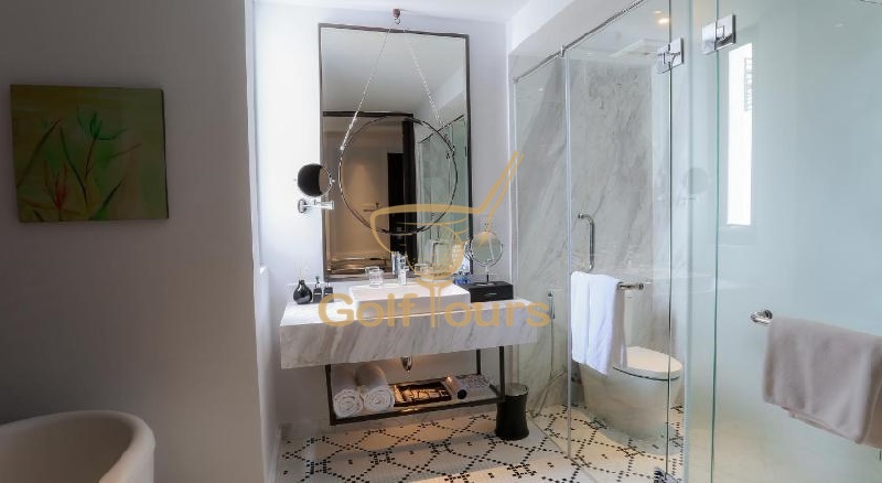 몽고메리 링크스 호텔 디럭스룸 욕실